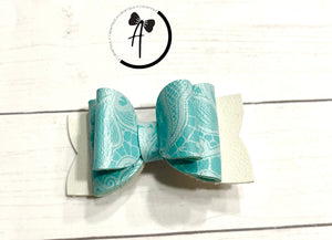 Light blue lace bow - 2.5 inch